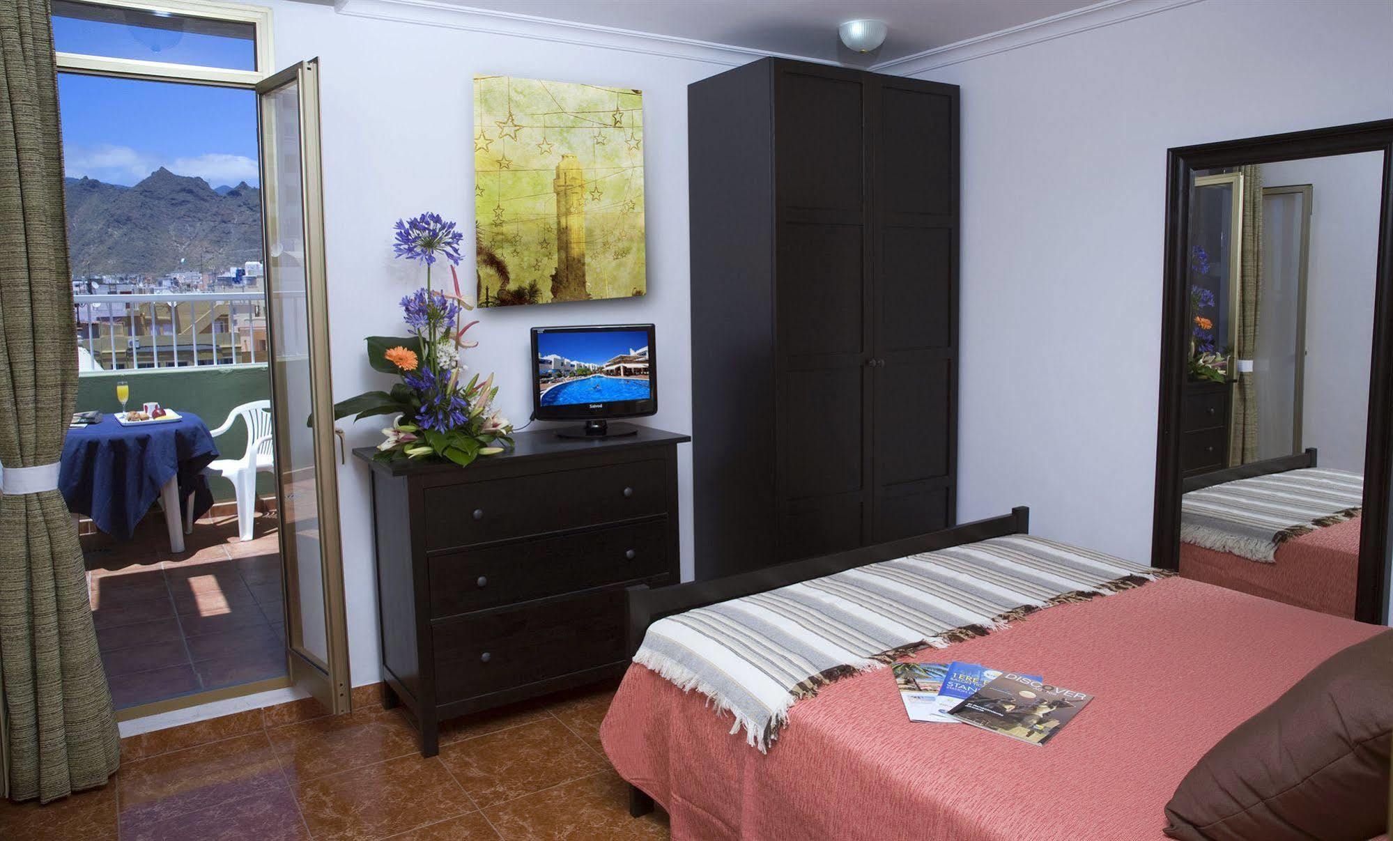 Hotel Adonis Capital Santa Cruz de Tenerife Ruang foto